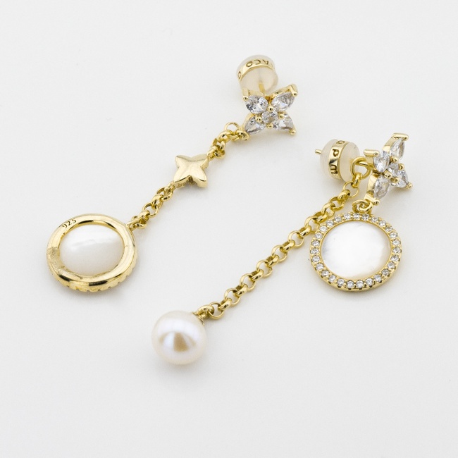 Срібні сережки висюльки з ім. перлами та фіанітами (жовта позолота) kcc121401