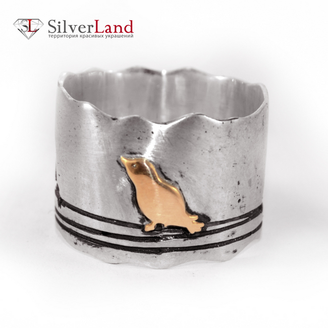 Широкое серебряное кольцо "EJ Birds" с золотыми вставками в виде птиц и гравировкой Арт. 1002/EJ (19 размер)
