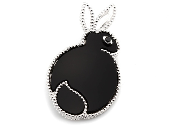 Срібна брошка "Зайчик" з чорним оніксом CI18013, Чорний