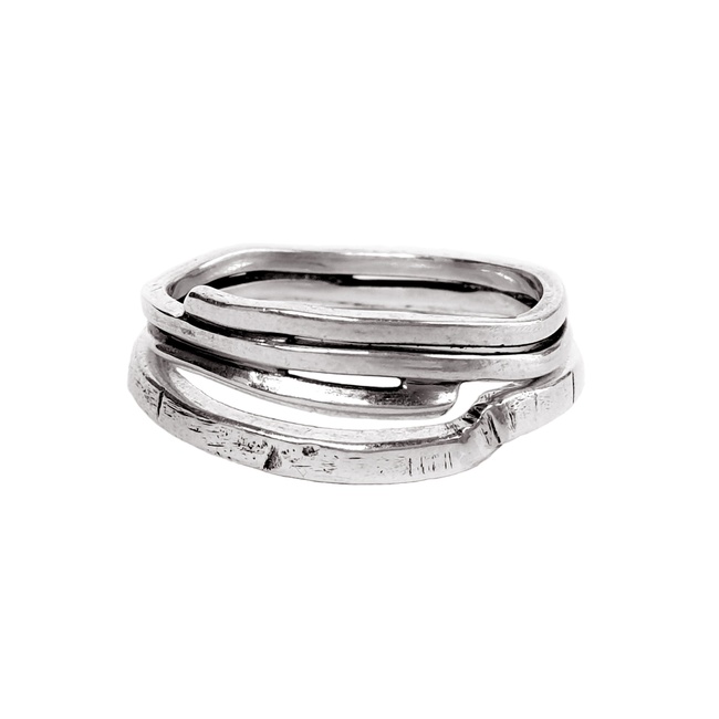 Авторское серебряное кольцо "EJ Bleach Glow" (Яркий блеск) c чернением по форме изогнутой спирали, Арт. 1123/EJ-14