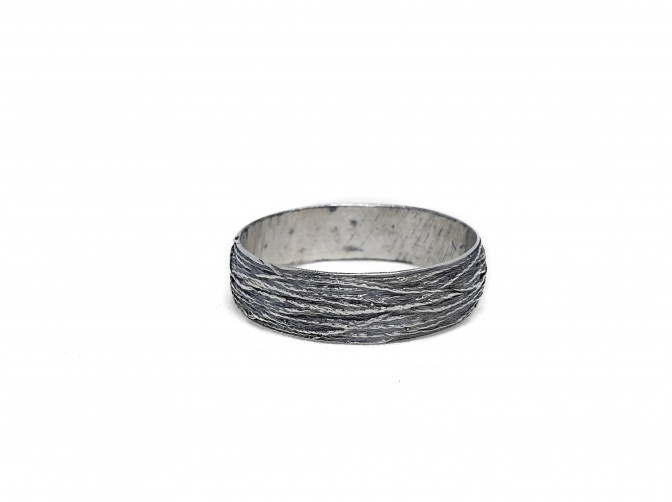 Серебряное обручальное кольцо Continuity (Непрерывность) с чернением фактурное 1153/EJ размер 17