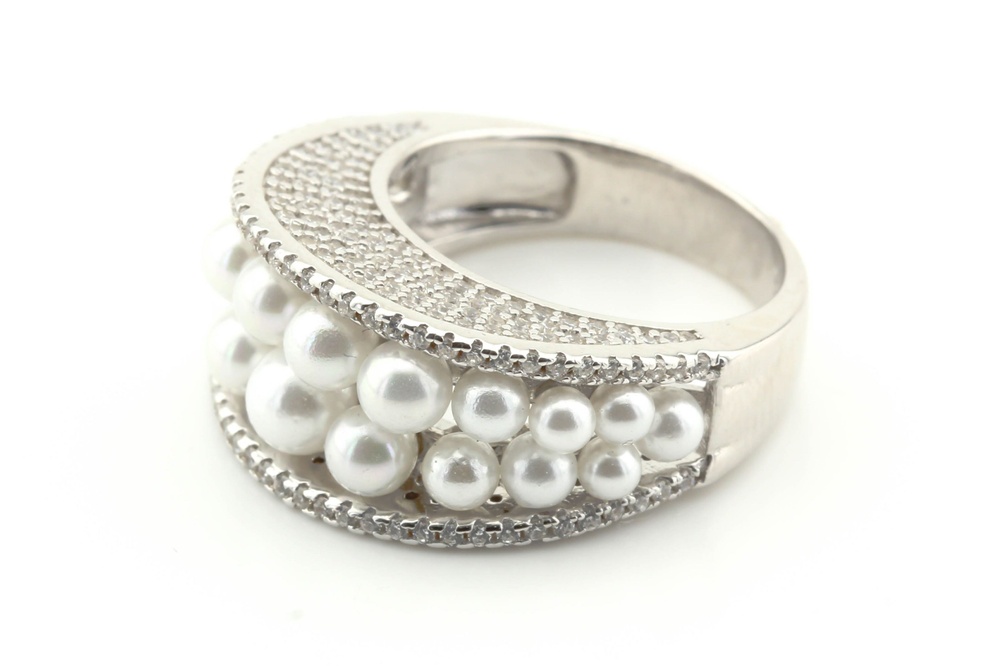 Серебряное кольцо с жемчугом россыпью и фианитамиСК11005, 18,5 размер, 18-5, Белый