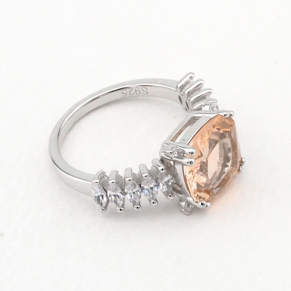 Серебряное кольцо квадратной формы с коричневым им. Марганита в классическом стиле K11897, 16,5 размер