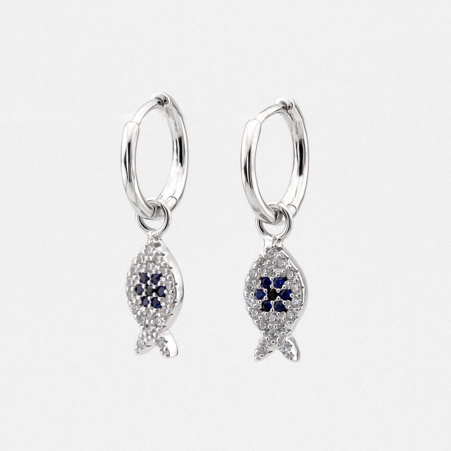 Серебряные серьги-кольца с подвесками "Рыбки" с фианитами C12812, Синий|Белый