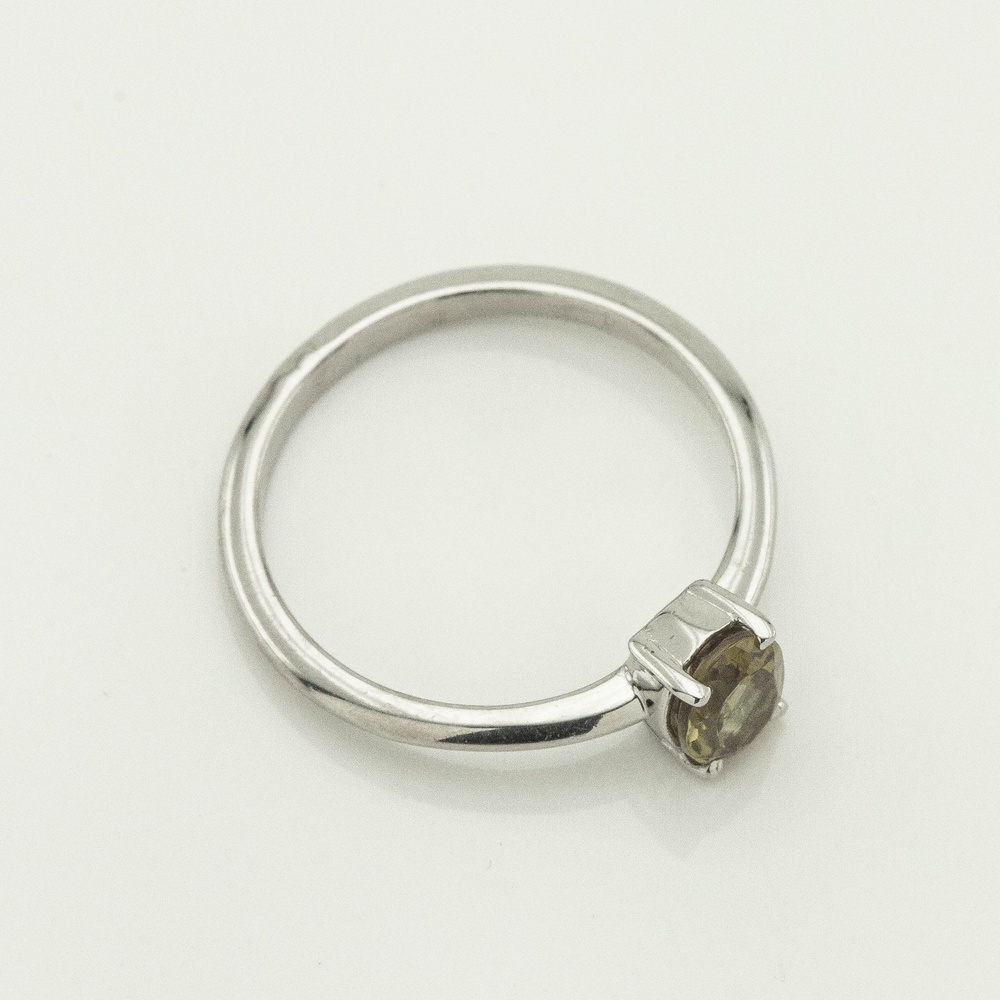 Серебряное кольцо Овал с султанитом 3101941-4su, 17 размер