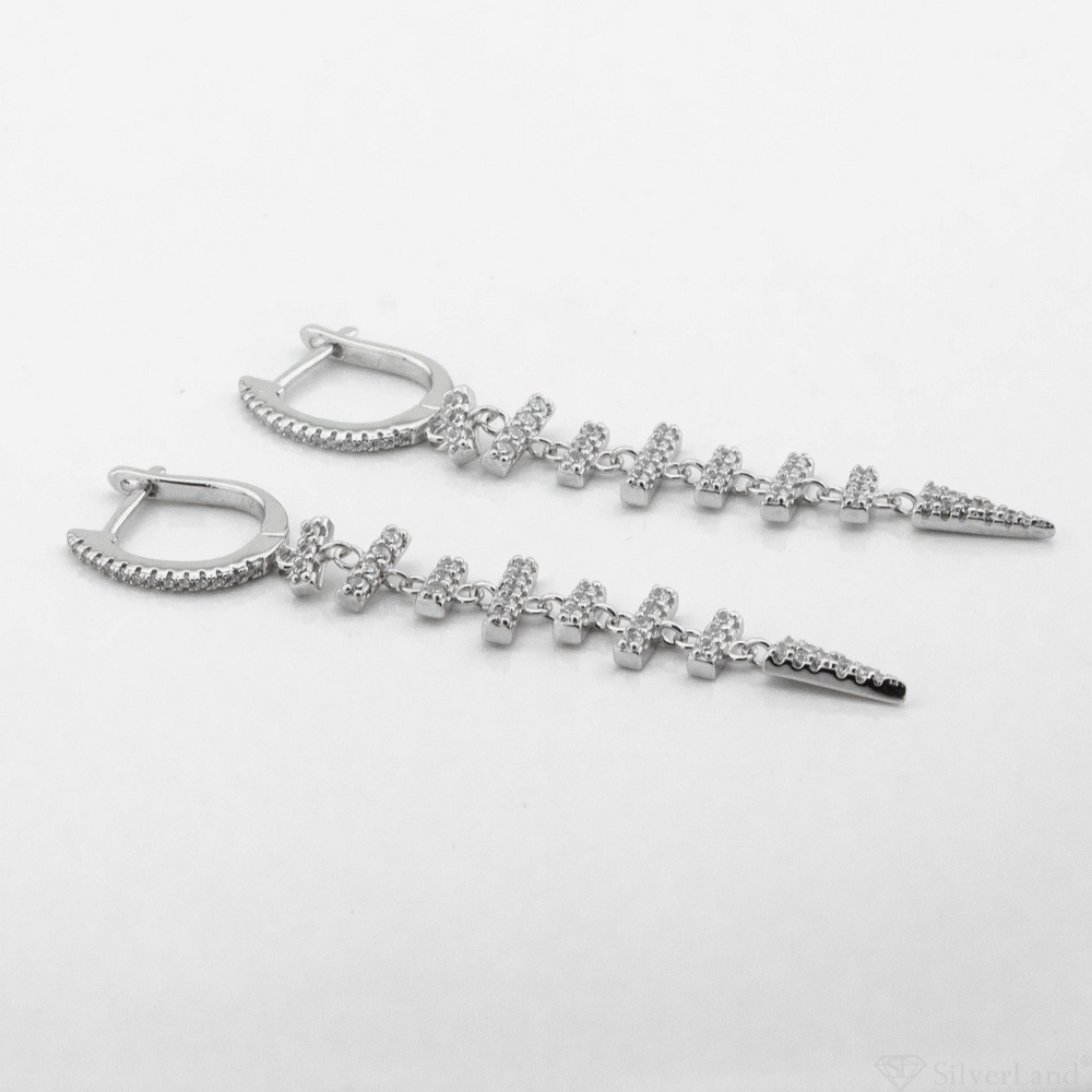 Серебряные серьги-висюльки Стрелочки с белыми фианитами c121694, Белый