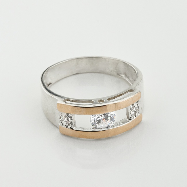 Серебряное кольцо с фианитами с золотыми накладками к512ф, 17,5 размер