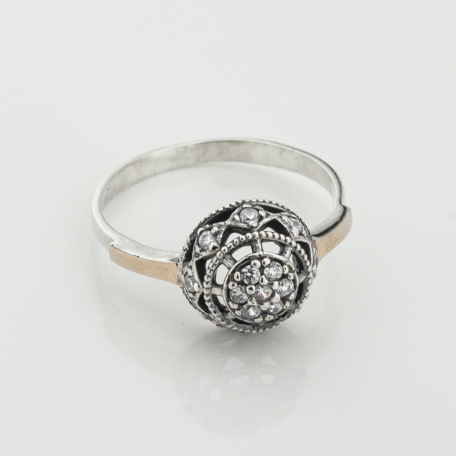 Серебряное кольцо с фианитами с золотыми накладками к886ф, 18,5 размер