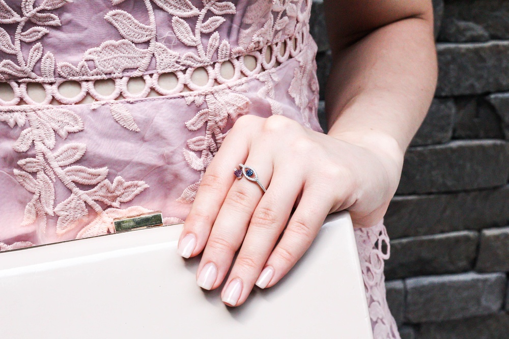 Серебряное кольцо Глазик с сердцем с цветными фианитами СК11054, 16,5 размер