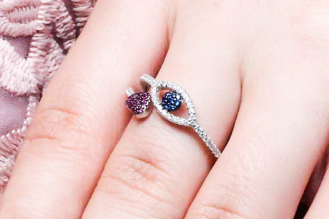 Срібний перстень Око з серцем з кольоровими фіанітами СК11054, 16,5 розмір