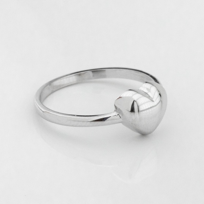Кольцо Сердце гладкое в белом золоте без камней K111660-2, 15,5 размер