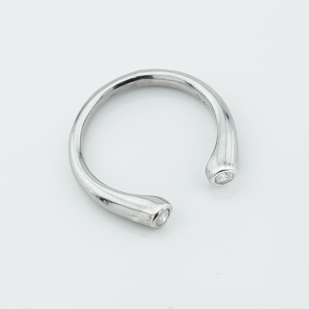 Серебряное открытое кольцо с белыми фианитами k111788,16,5 размер