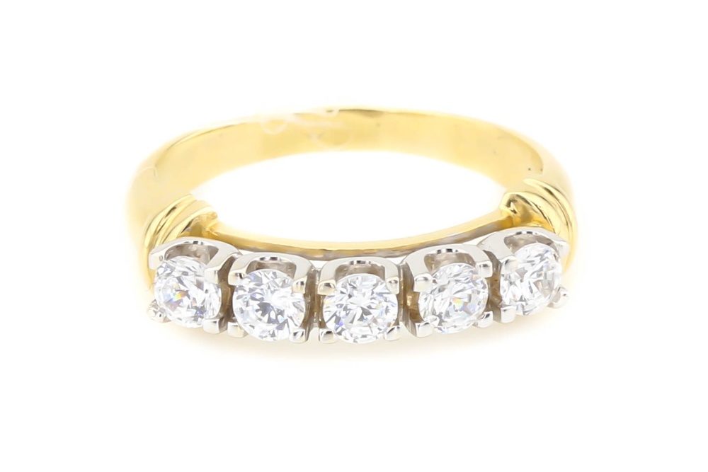 Золотое кольцо желтое с пятью белыми фианитами КК11419, 18 размер, 18, Белый
