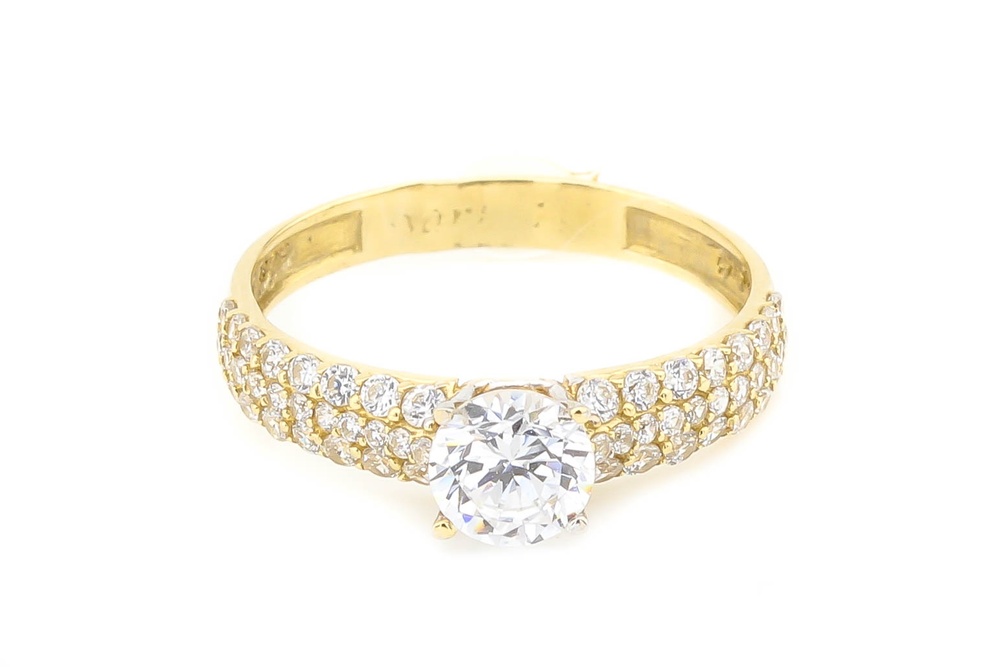 Классическое кольцо из желтого золота с выступающим белым фианитомКК11412, 17,5 размер, 17-5, Белый