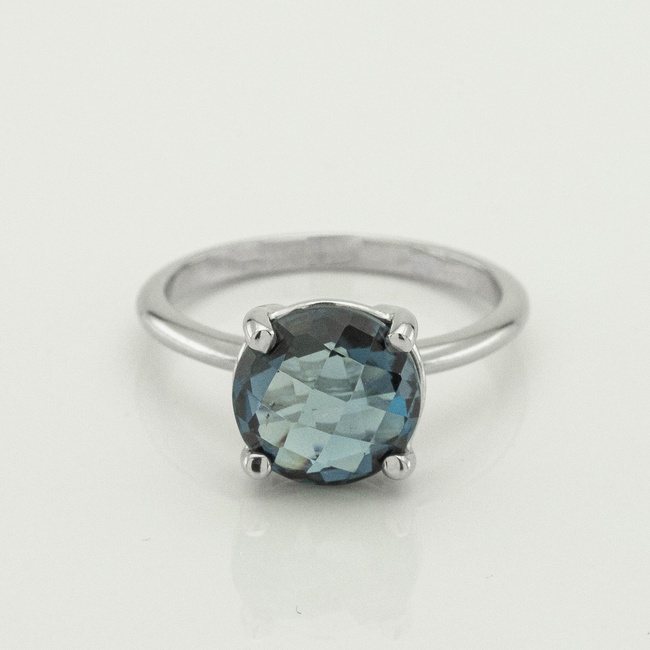 Серебряное кольцо Круг с топазом лондон блю 3101992-4ltop, 17,5 размер