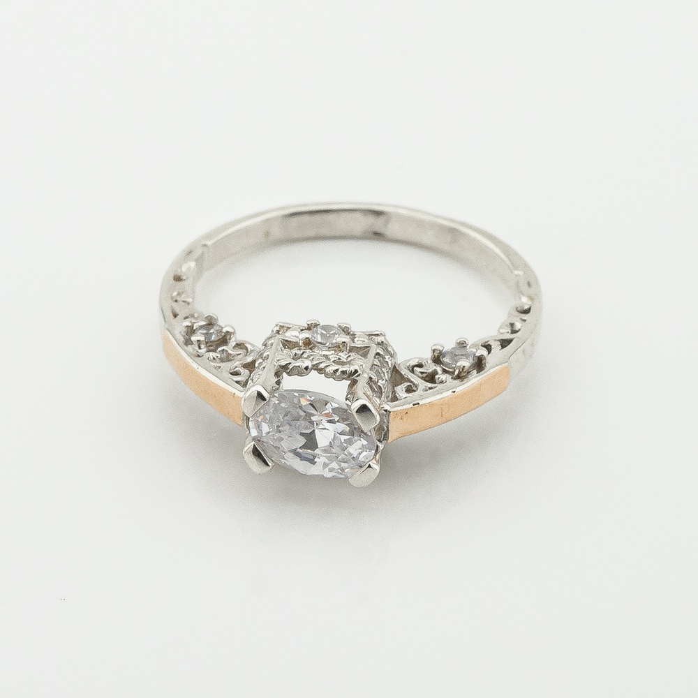 Серебряное кольцо с фианитами с золотыми накладками к726ф, 17,5 размер