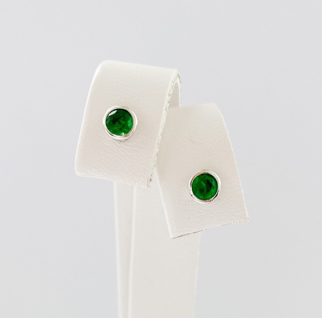 Срібні сережки пусети (гвоздики) з зеленим фианітом завальцовані c23010/bl-Н, Зелений
