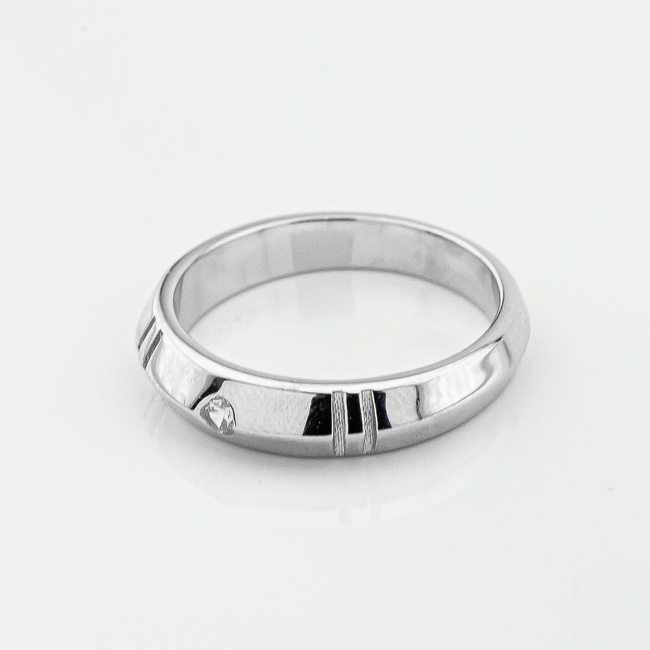Серебряное кольцо с фианитом k111884, 16 размер