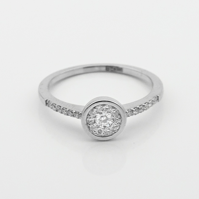 Золотое кольцо с бриллиантами 511589, 17 размер