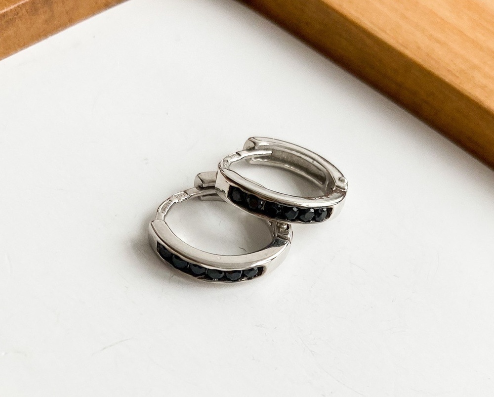 Серьги-конго (кольца) маленькие с черными фианитами из серебра 925 пробы c23060/b-H, Черный