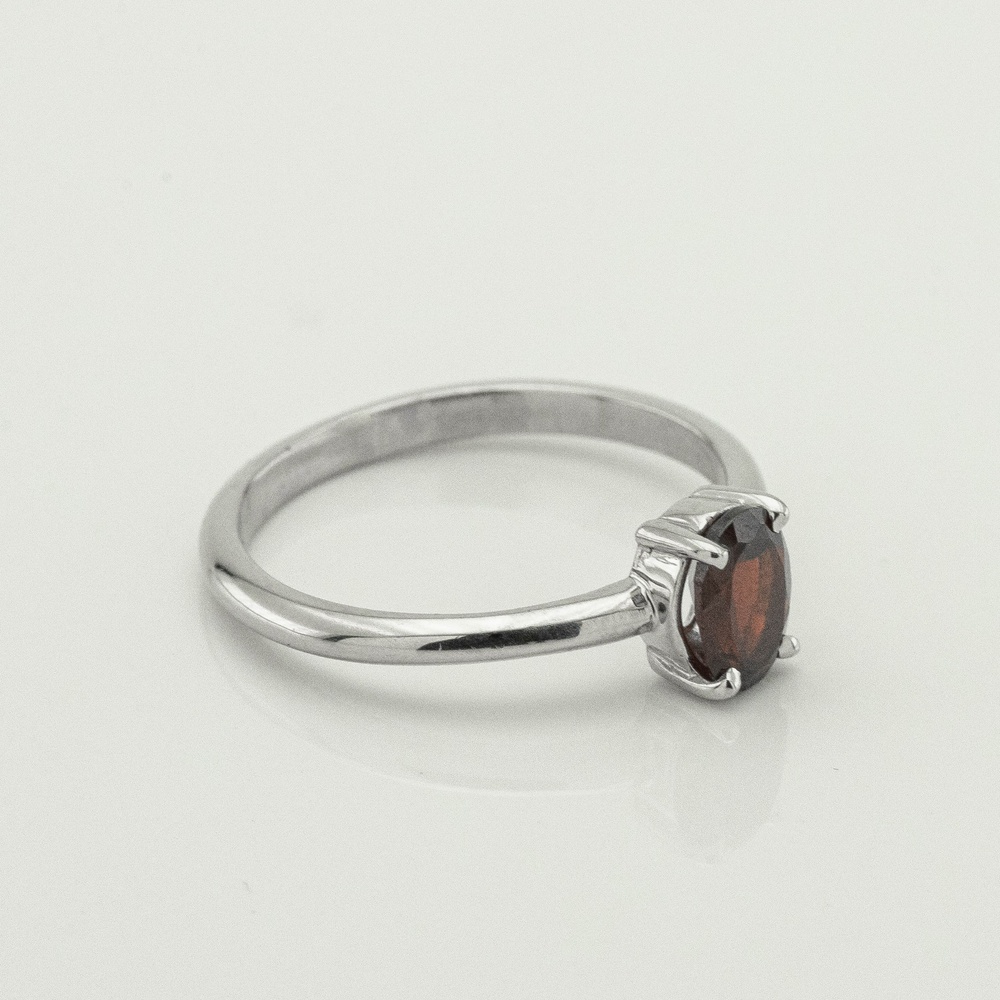 Серебряное кольцо Овал с гранатом 3101941-4gr, 17 размер