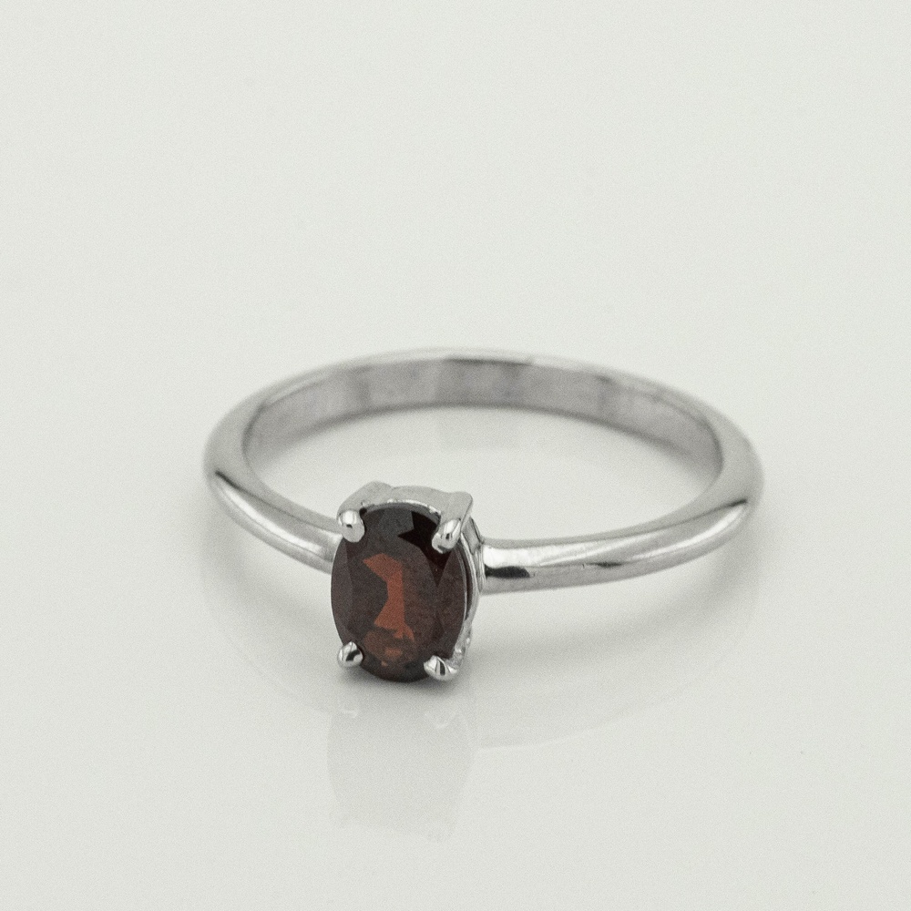 Серебряное кольцо Овал с гранатом 3101941-4gr, 17 размер