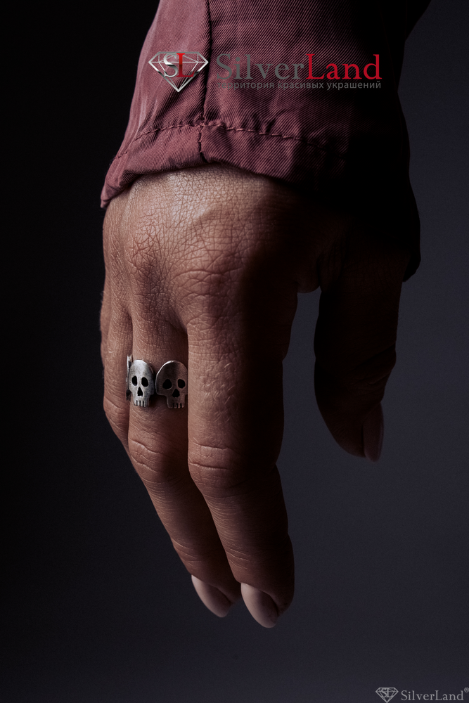 Серебряное кольцо "EJ Fiver" в виде пяти резных черепов Арт.1035/EJ