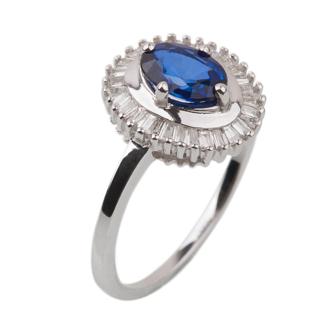 Кольцо из белого золота 750 с синим сапфиром овал и бриллиантами YZ15462