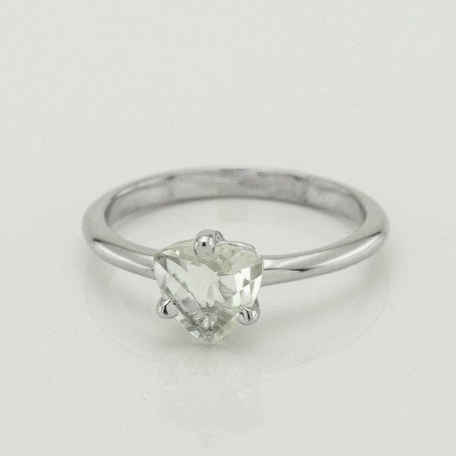 Серебряное кольцо с зеленым кварцем триллион 3101994-4gq, 17 размер
