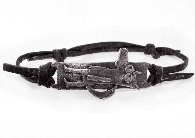 Кожаный браслет черный с серебряным волком "EJ Lone wolf" в стиле гранж Арт. 4029/EJ