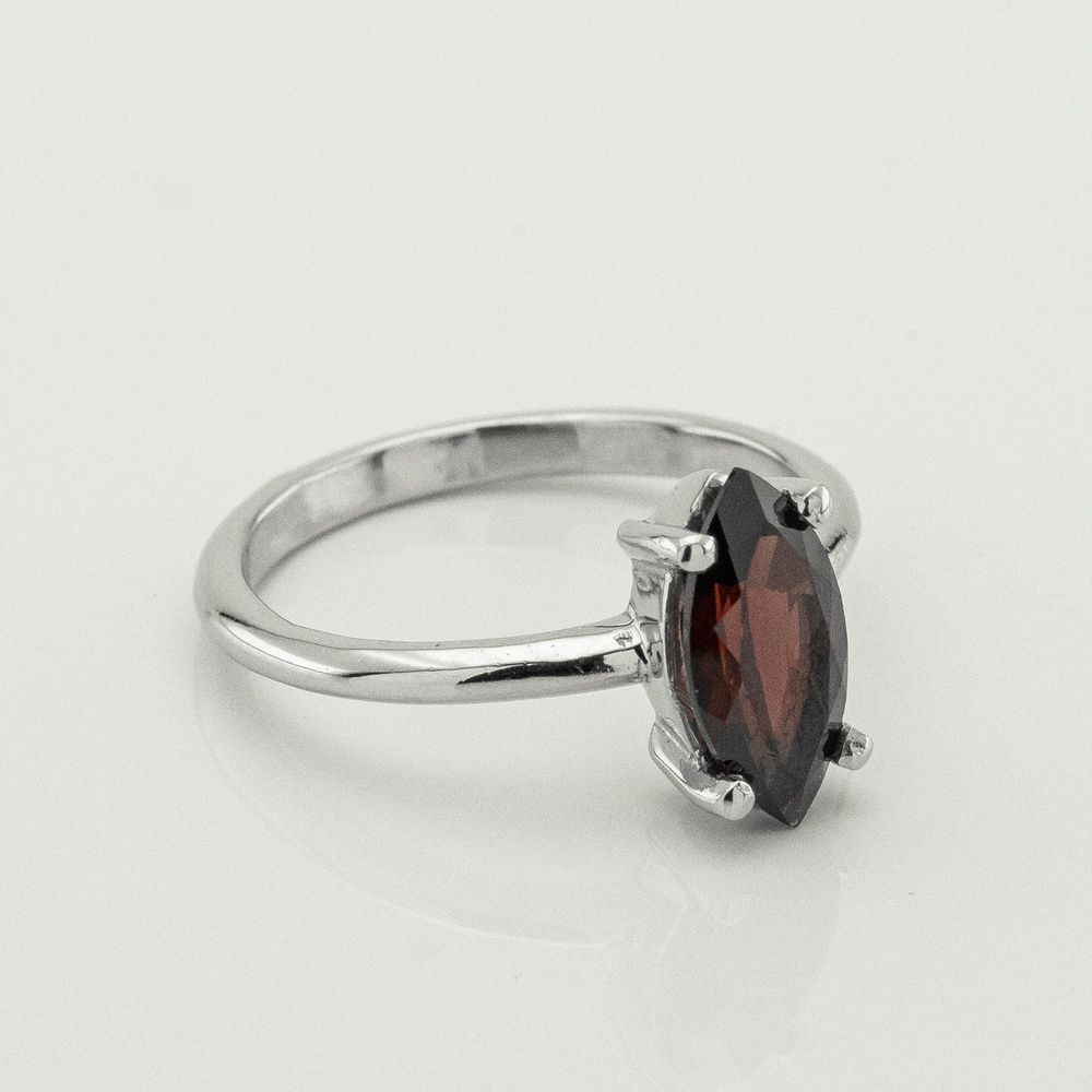 Серебряное кольцо Маркиз с гранатом 3101991-4gr, 18 размер