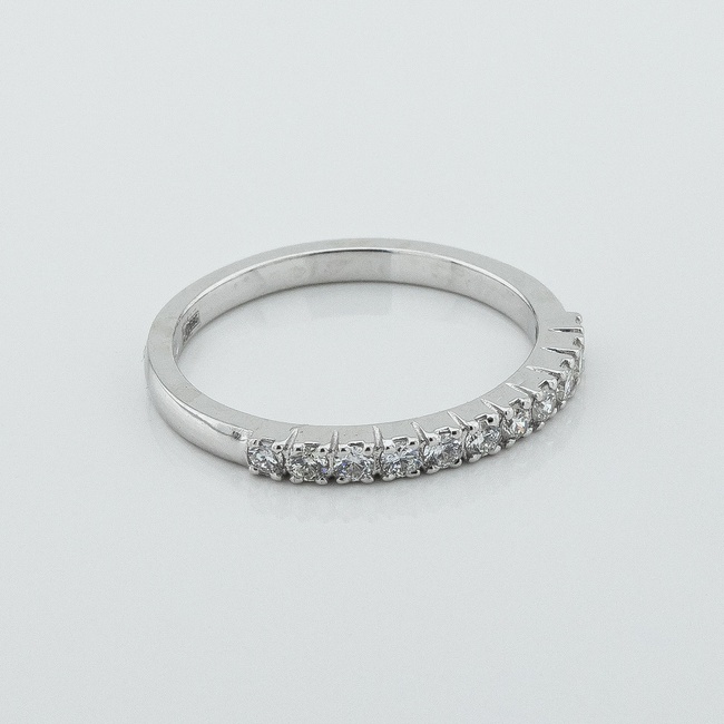 Золотое кольцо тонкое с бриллиантами Дорожка 300-23,17 размер