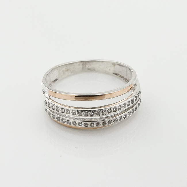 Серебряное кольцо с фианитами с золотыми накладками к677ф, 17 размер
