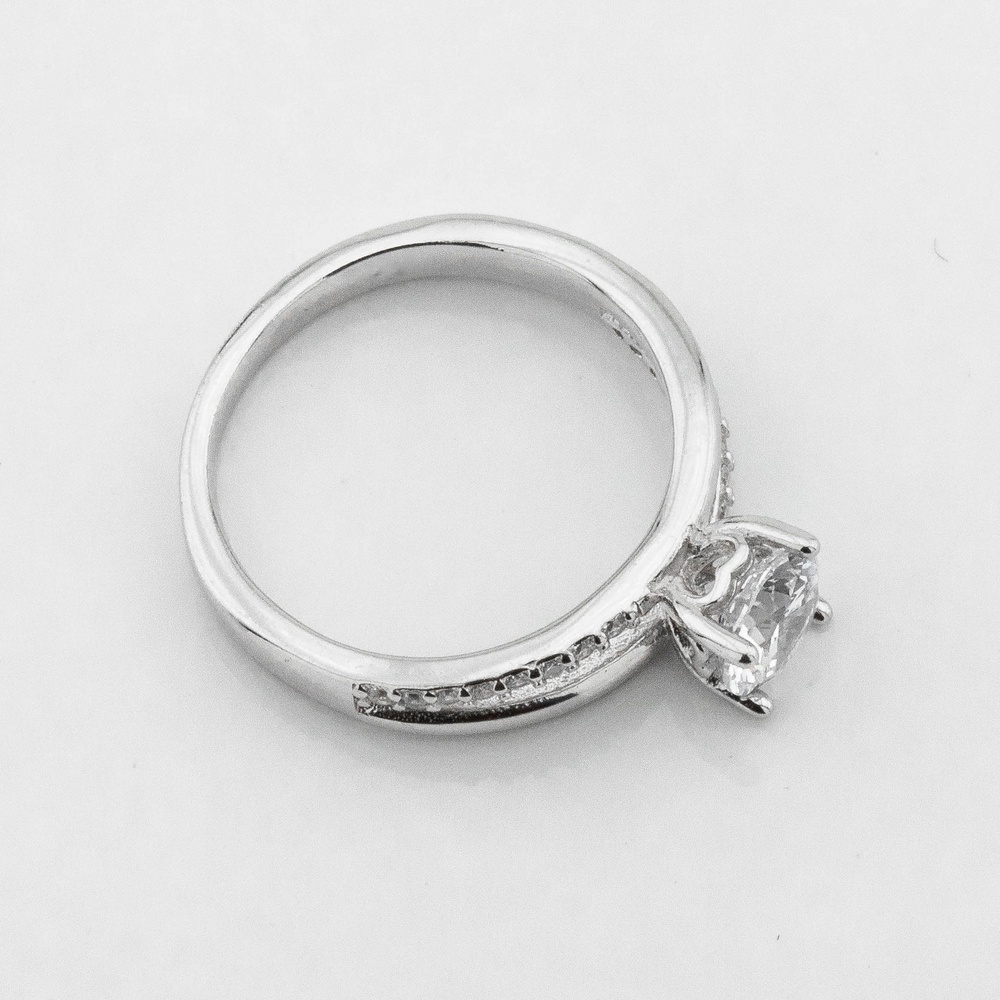 Срібний перстень з виступаючим каменем білим фіанітом K111702, 17 розмір