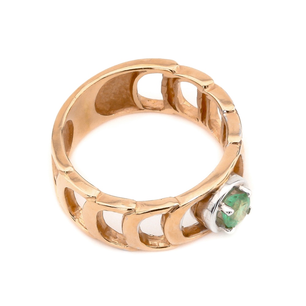 Золотое кольцо широкое фигурное Пряжка с изумрудом 111014em, 17 размер