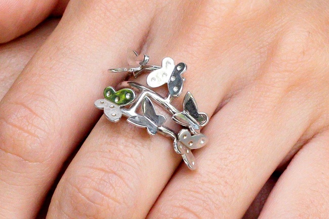 Серебряное кольцо с бабочками без вставок СК11046, 16,5 размер, 16-5