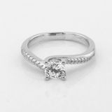 Серебряное кольцо дорожка с одним камнем с фианитами K111696, 18,5 размер