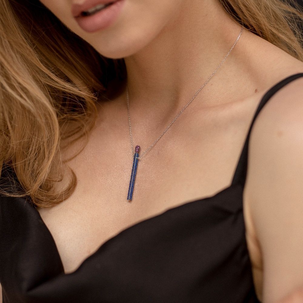 Серебряное колье Спичка с синими фианитами KO14351, 45 размер