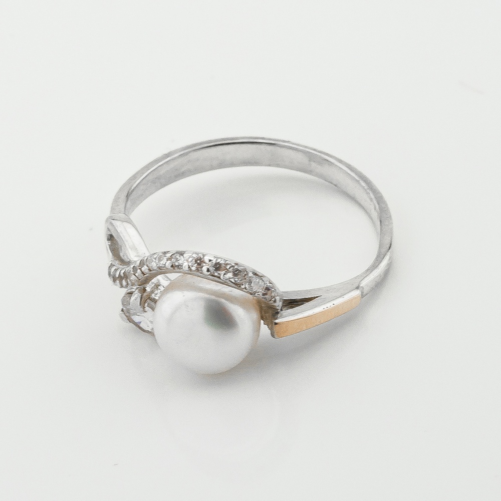 Срібна каблучка з перлами та фіанітами із золотими накладками к750ж, 17,5 розмір
