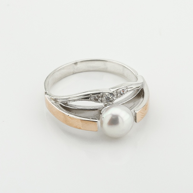 Срібна каблучка з перлами та фіанітами із золотими накладками к379ж, 18 розмір