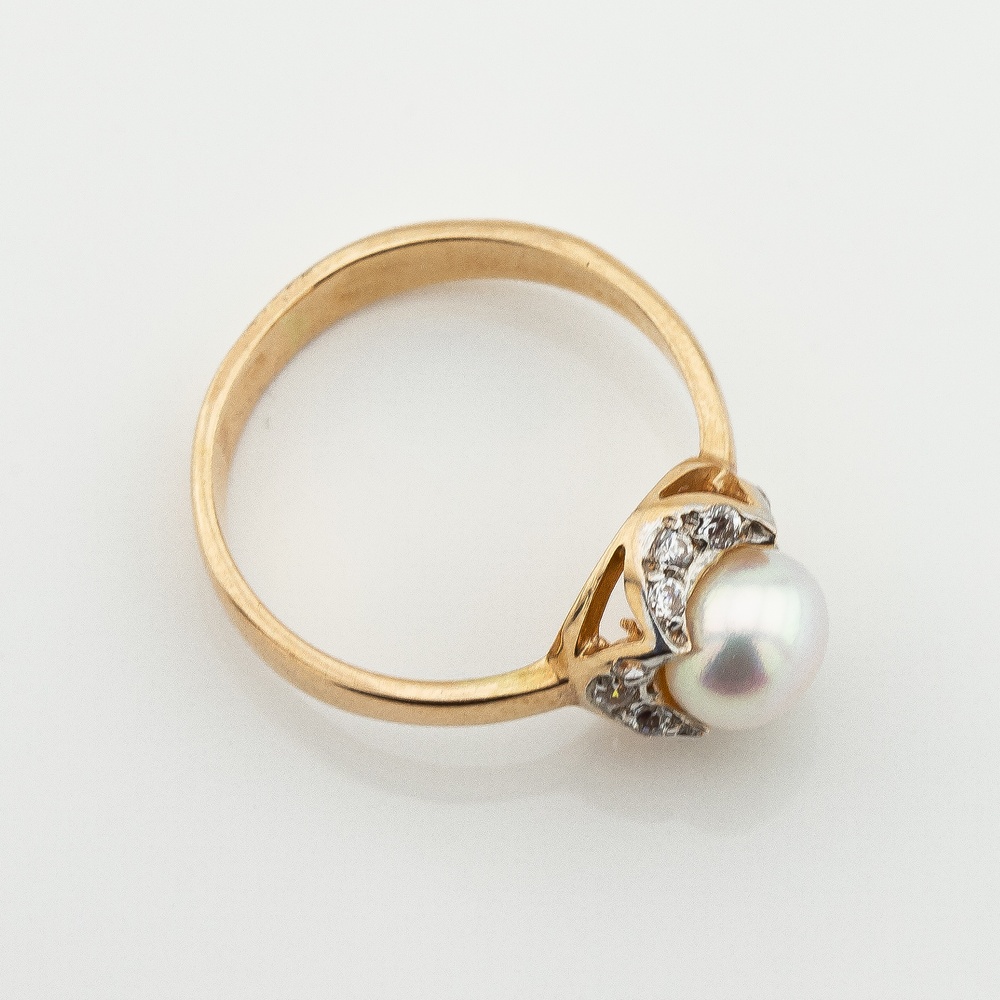 Золотое кольцо с жемчугом и фианитами k111832, 16,5 размер