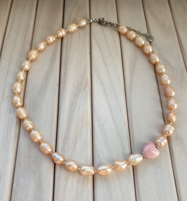 Кольє чокер із натуральними перлами Серце рожеве (овал, білий навахо) kp1sl, Персиковий