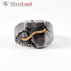 Кольцо из черненого серебра с золотом "EJ Concrete" в виде массивной печатки Арт. 1065/EJ