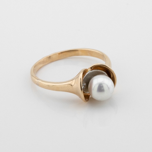 Золотое кольцо Шарик с жемчугом и фианитами 11758a, 18 размер