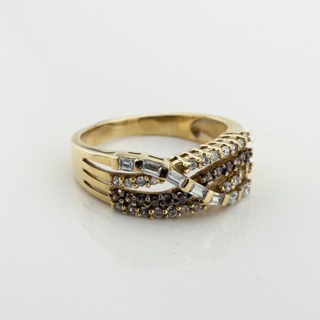 Золотое кольцо с коричневыми фианитами k111802, 17 размер