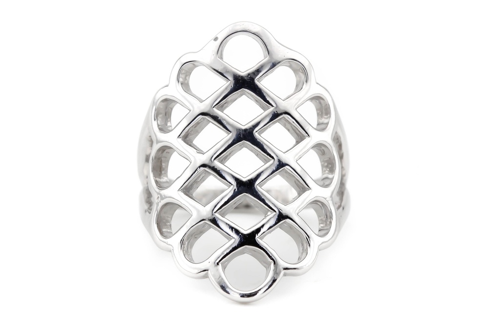 Серебряное кольцо крупной сеточкой без вставок СК11088, 17,5 размер, 17-5