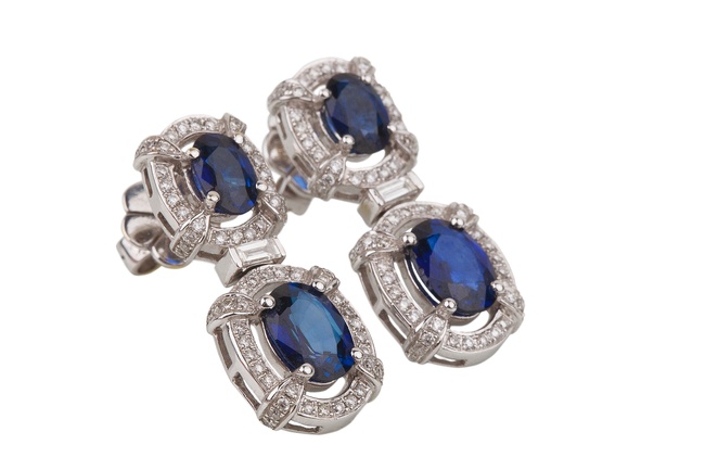 Сережки з сапфірами та діамантами з білого золота 750 проби KP14028, Синій|Білий