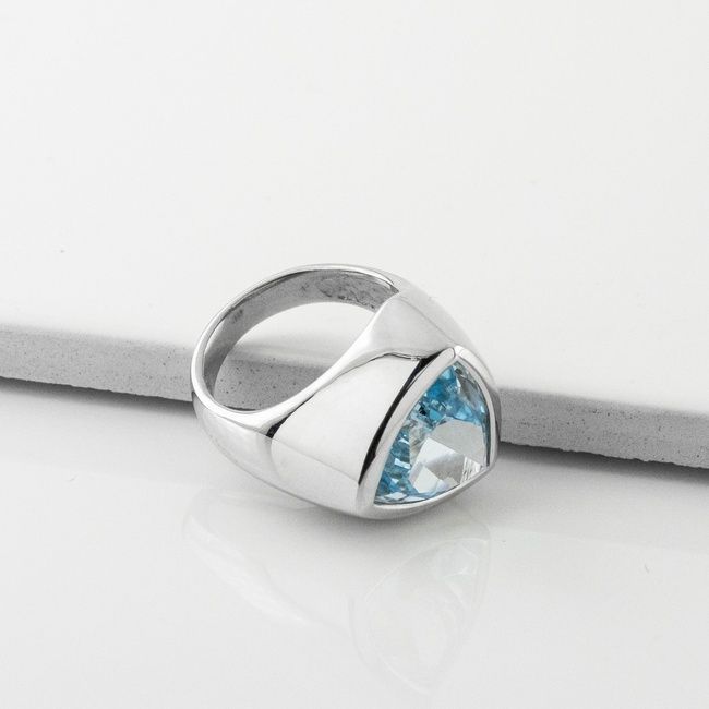 Серебряное кольцо перстень с топазом 3101923-4top, 17 размер