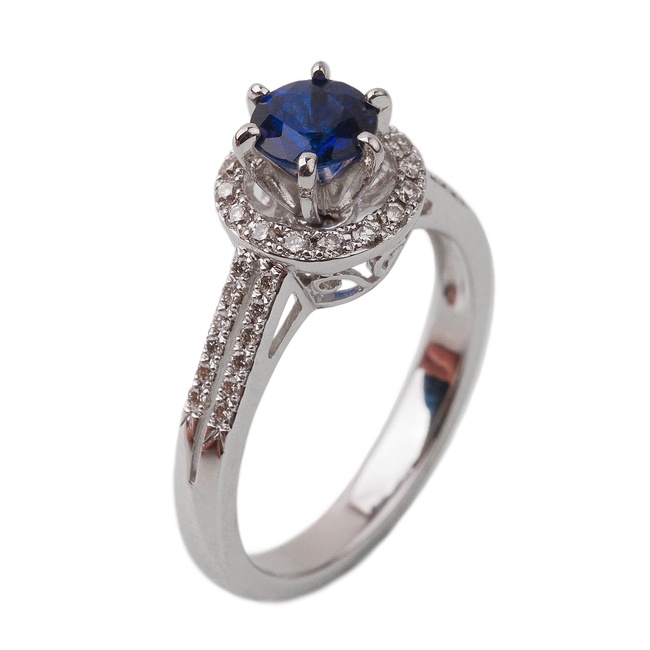 Золотое кольцо с бриллиантами россыпью и синим сапфиром YZ31580