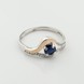 Серебряное кольцо с синим фианитом с золотыми накладками к678ф, 18 размер